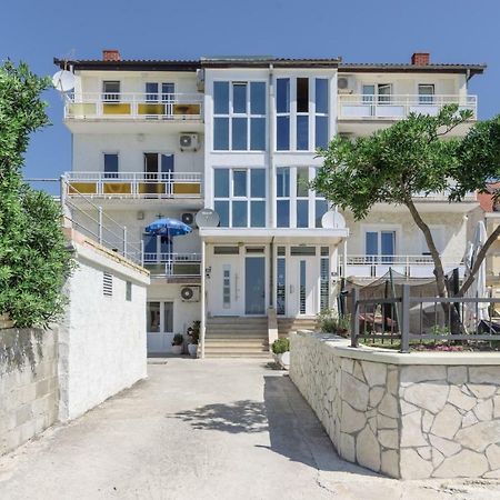 Renic Apartmani Каштела Экстерьер фото