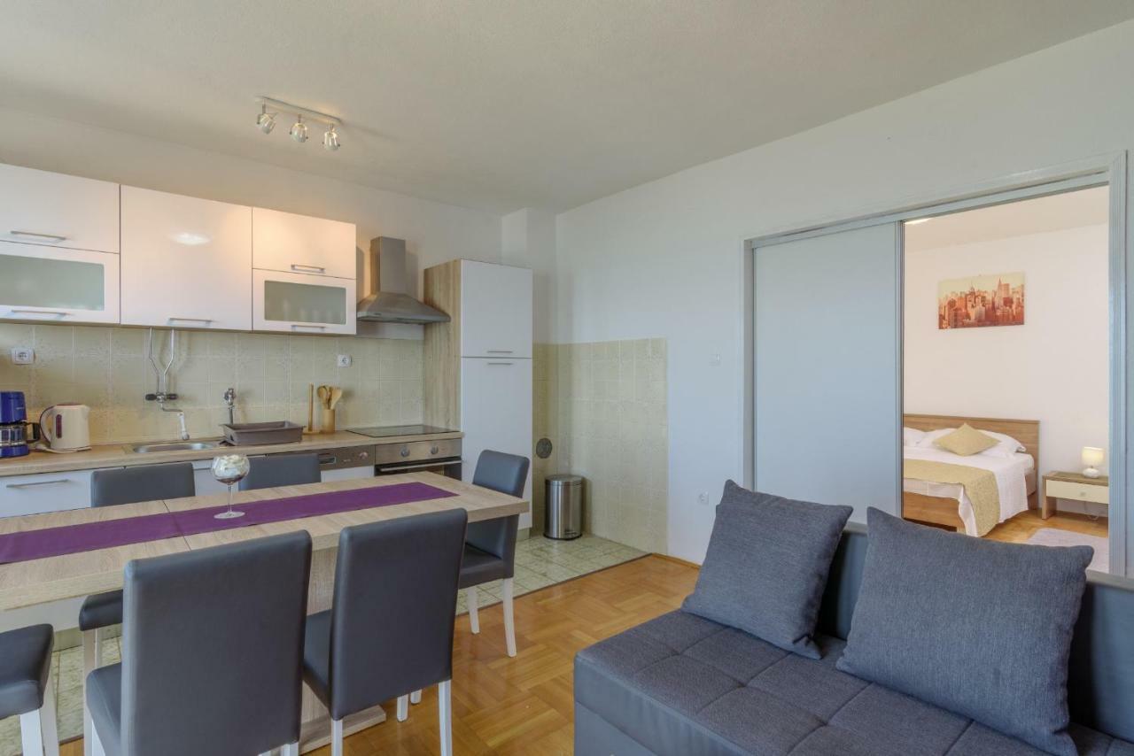 Renic Apartmani Каштела Экстерьер фото