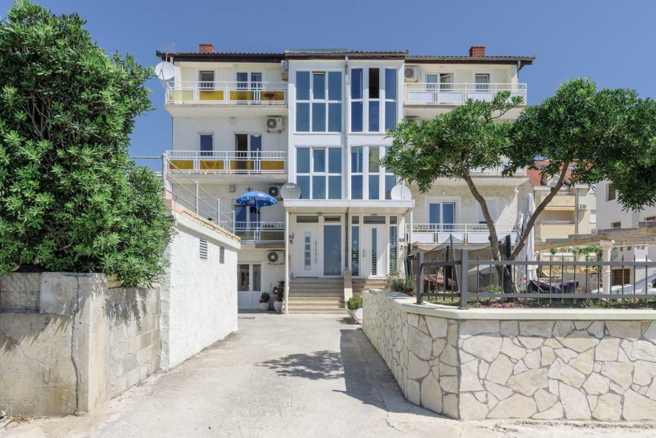 Renic Apartmani Каштела Экстерьер фото