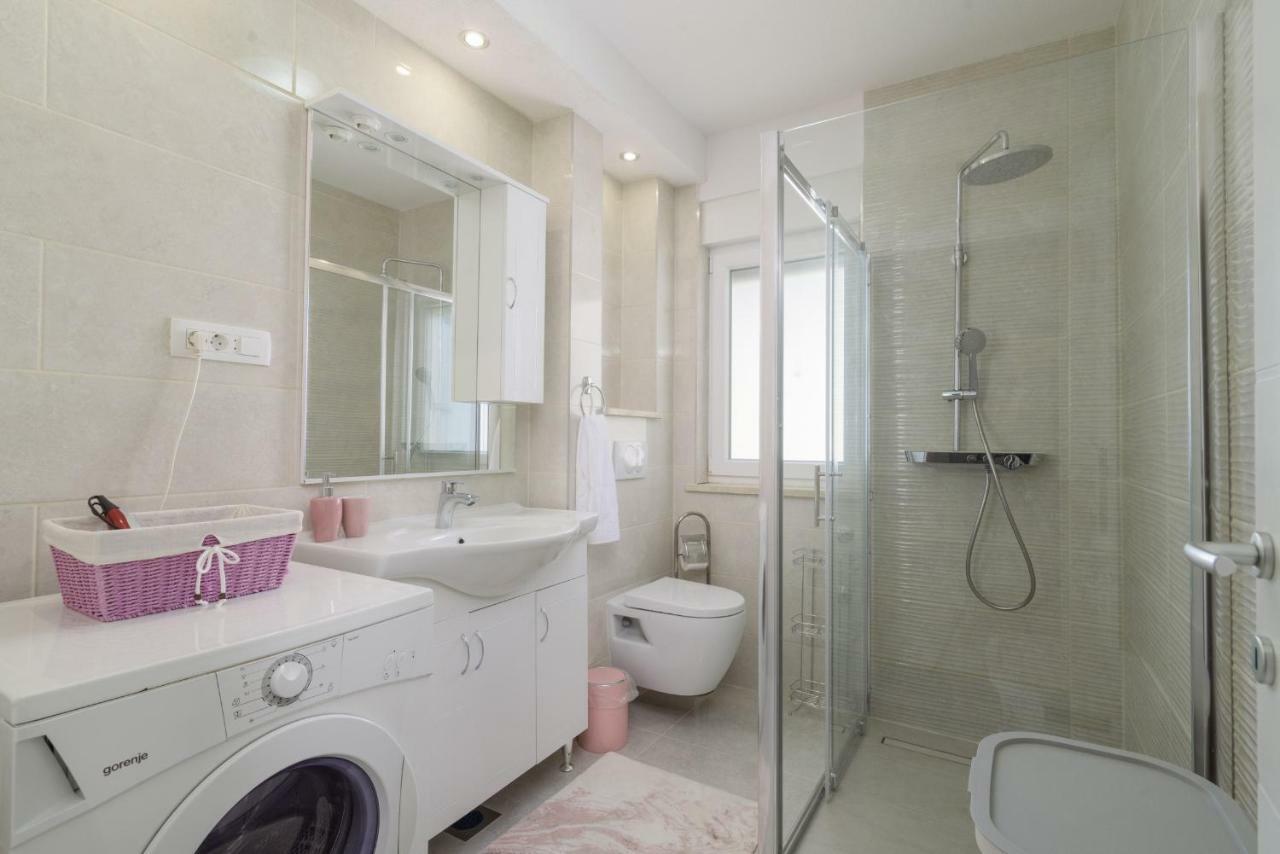 Renic Apartmani Каштела Экстерьер фото