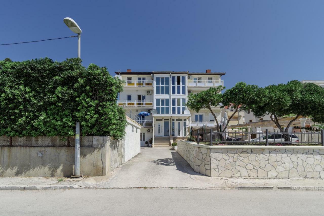 Renic Apartmani Каштела Экстерьер фото