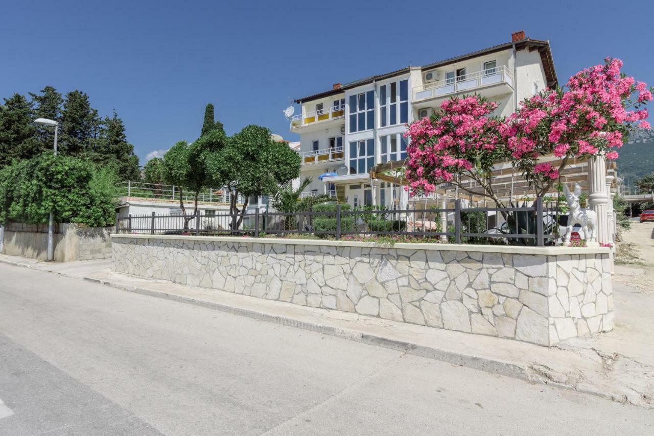 Renic Apartmani Каштела Экстерьер фото